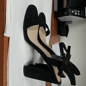 Black open toe shoes